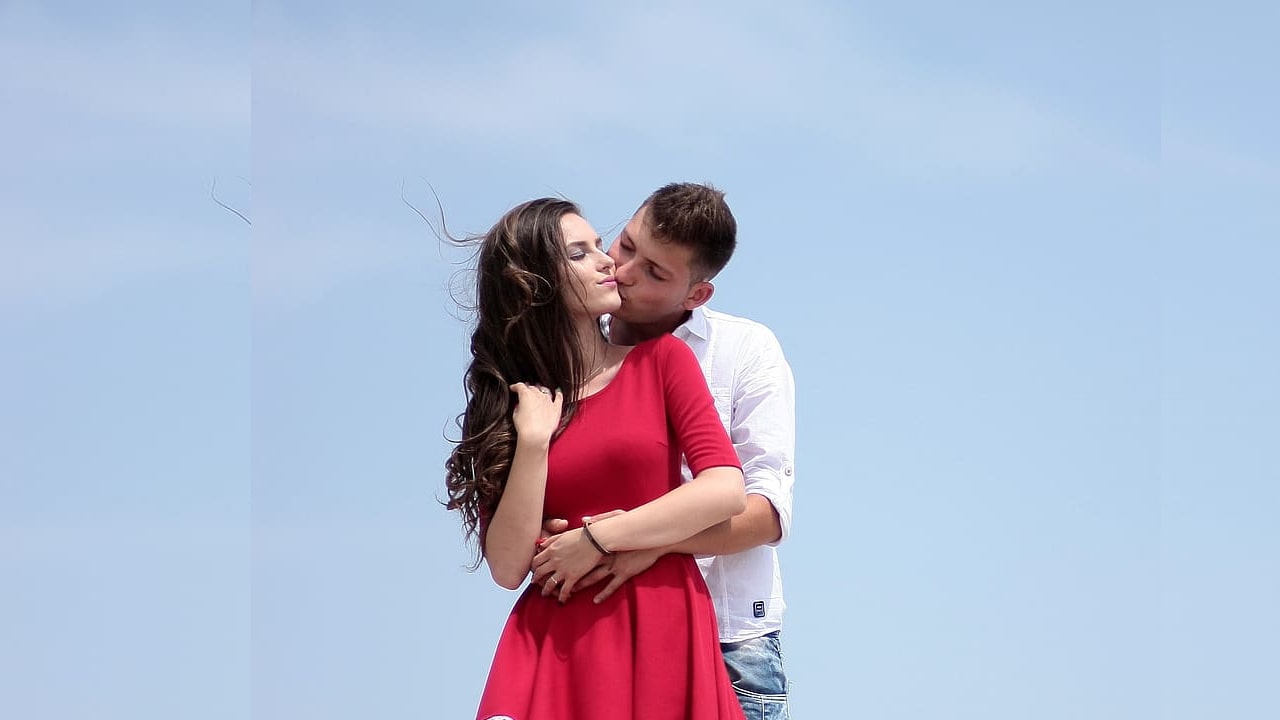 Evli Bir Erkeğin Size Aşık Olduğunu Nasıl Anlarsınız